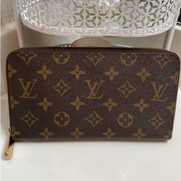 Louis Vuitton Handbags - LV Monogram Zip Around Brown Leather Zippy Wallet
